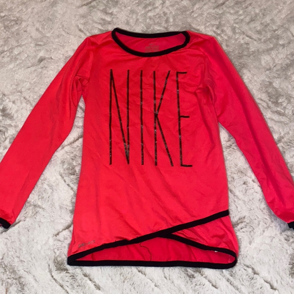 Girls thin long sleeve nike shirt